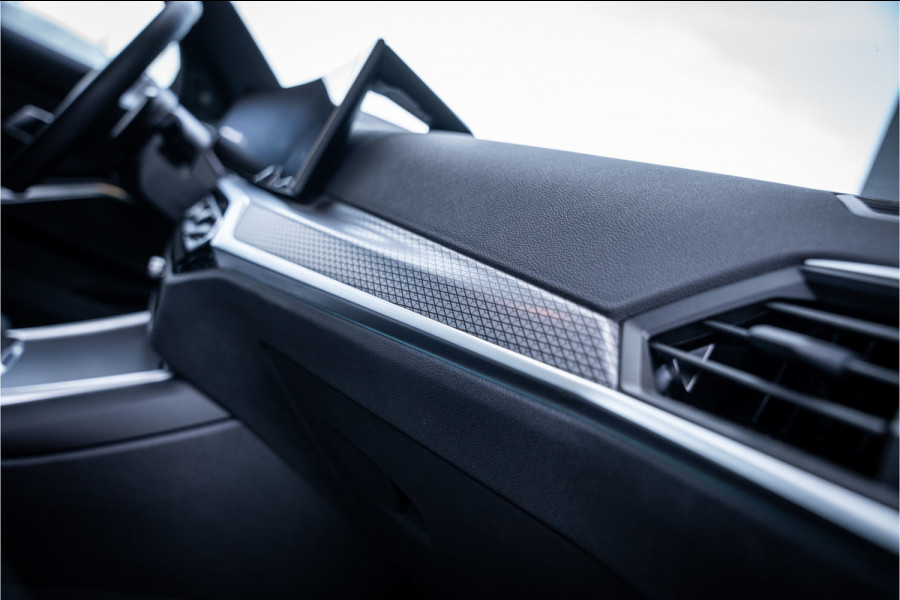BMW 3 Serie Touring 330e xDrive - M Sport | Panorama | H&K | Memory | 360 Camera