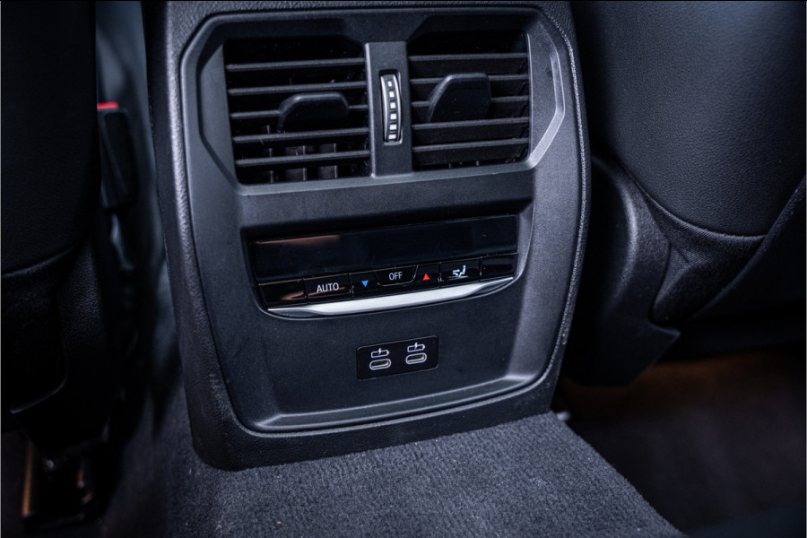 BMW 3 Serie Touring 330e xDrive - M Sport | Panorama | H&K | Memory | 360 Camera