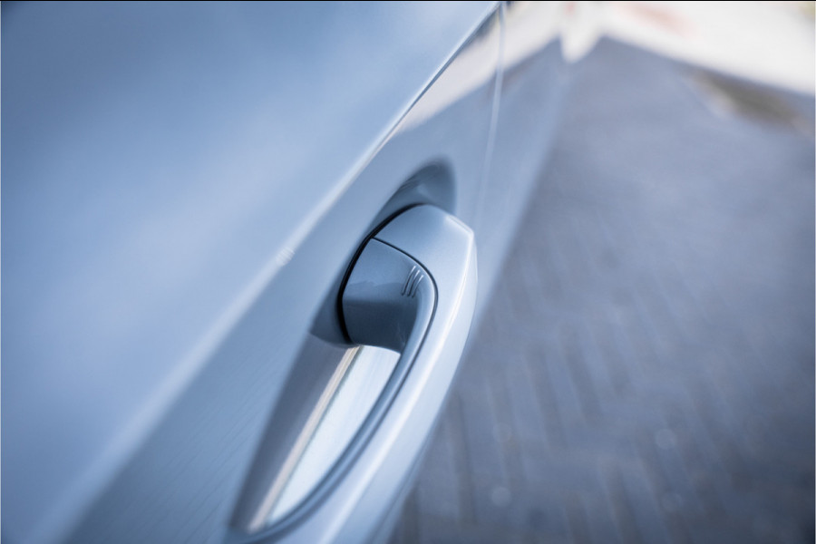 BMW 3 Serie Touring 330e xDrive - M Sport | Panorama | H&K | Memory | 360 Camera