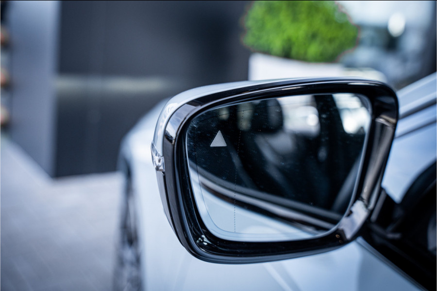BMW 3 Serie Touring 330e xDrive - M Sport | Panorama | H&K | Memory | 360 Camera