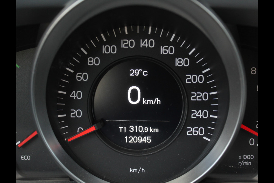 Volvo V40 1.5 T2 Momentum CLIMATE | LED | AFN TREKHAAK | LMV | CRUISE | AUTOMAAT