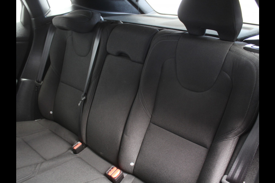 Volvo V40 1.5 T2 Momentum CLIMATE | LED | AFN TREKHAAK | LMV | CRUISE | AUTOMAAT