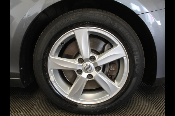 Volvo V40 1.5 T2 Momentum CLIMATE | LED | AFN TREKHAAK | LMV | CRUISE | AUTOMAAT