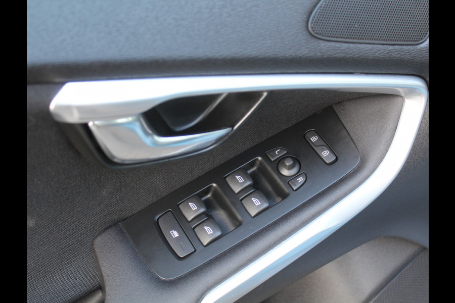 Volvo V40 1.5 T2 Momentum CLIMATE | LED | AFN TREKHAAK | LMV | CRUISE | AUTOMAAT