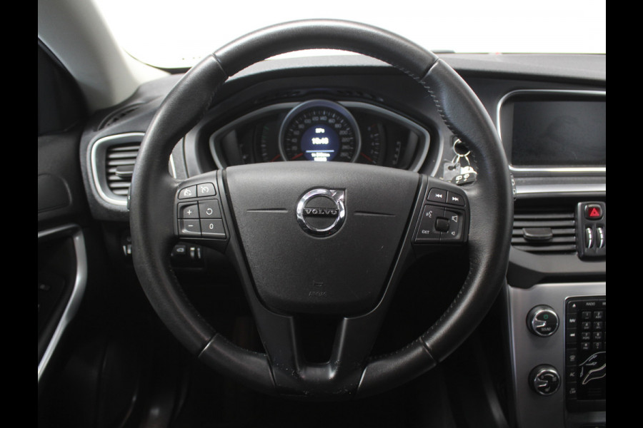 Volvo V40 1.5 T2 Momentum CLIMATE | LED | AFN TREKHAAK | LMV | CRUISE | AUTOMAAT