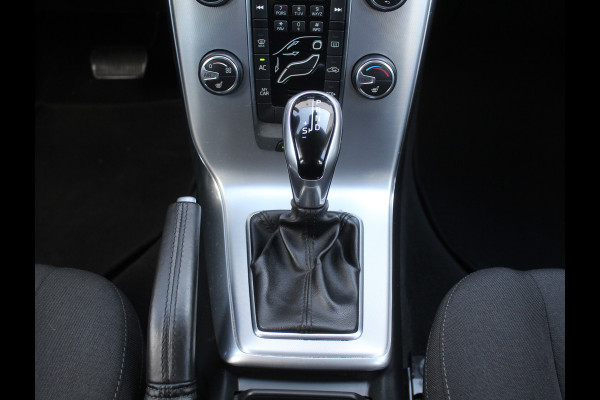 Volvo V40 1.5 T2 Momentum CLIMATE | LED | AFN TREKHAAK | LMV | CRUISE | AUTOMAAT