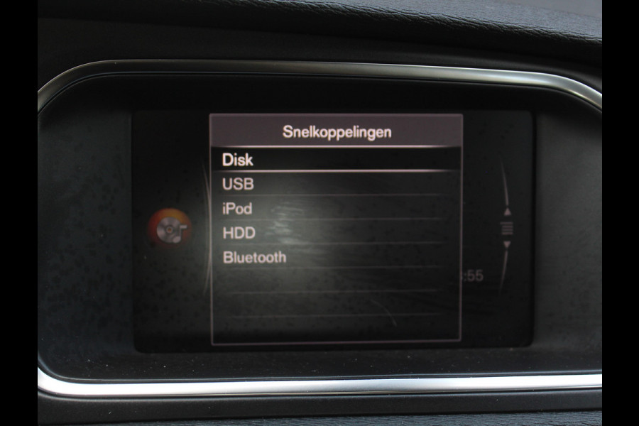 Volvo V40 1.5 T2 Momentum CLIMATE | LED | AFN TREKHAAK | LMV | CRUISE | AUTOMAAT