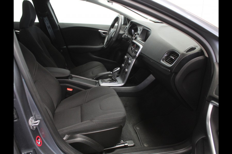 Volvo V40 1.5 T2 Momentum CLIMATE | LED | AFN TREKHAAK | LMV | CRUISE | AUTOMAAT