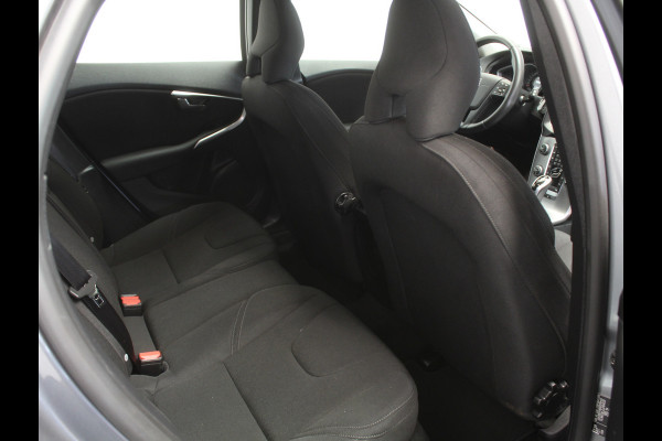 Volvo V40 1.5 T2 Momentum CLIMATE | LED | AFN TREKHAAK | LMV | CRUISE | AUTOMAAT