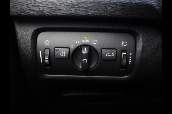 Volvo V40 1.5 T2 Momentum CLIMATE | LED | AFN TREKHAAK | LMV | CRUISE | AUTOMAAT