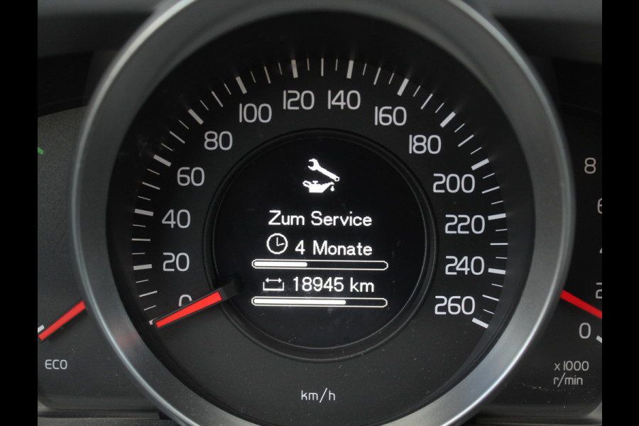 Volvo V40 1.5 T2 Momentum CLIMATE | LED | AFN TREKHAAK | LMV | CRUISE | AUTOMAAT