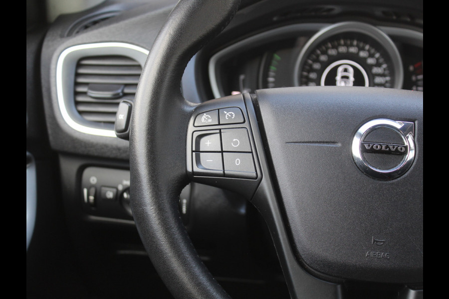 Volvo V40 1.5 T2 Momentum CLIMATE | LED | AFN TREKHAAK | LMV | CRUISE | AUTOMAAT