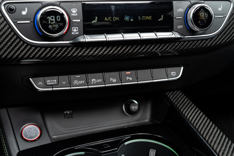 Audi RS4 Avant 2.9 TFSI RS 4 quattro Panorama | RS-Seats | Carbon | B&O
