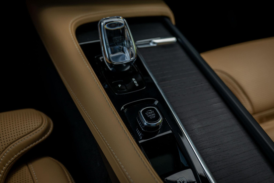 Volvo XC90 2.0 T8 Recharge AWD Inscription 455pk Massage B&W