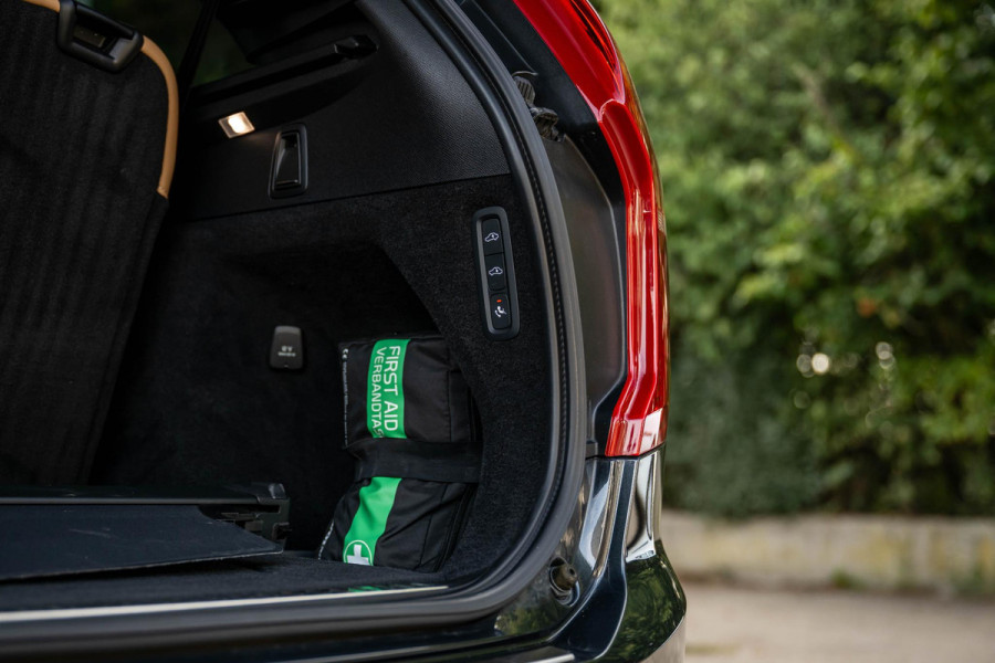 Volvo XC90 2.0 T8 Recharge AWD Inscription 455pk Massage B&W