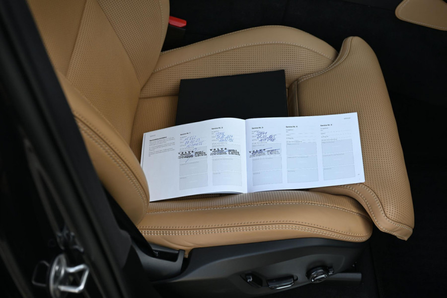 Volvo XC90 2.0 T8 Recharge AWD Inscription 455pk Massage B&W