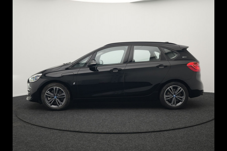 BMW 2 Serie Active Tourer 225xe Sportline iPerformance Plug In Hybrid 225pk Dealer O.H PHEV | Cruise Control | Navigatie | Keyless | Lederen Sportstoelen Verwarmd |