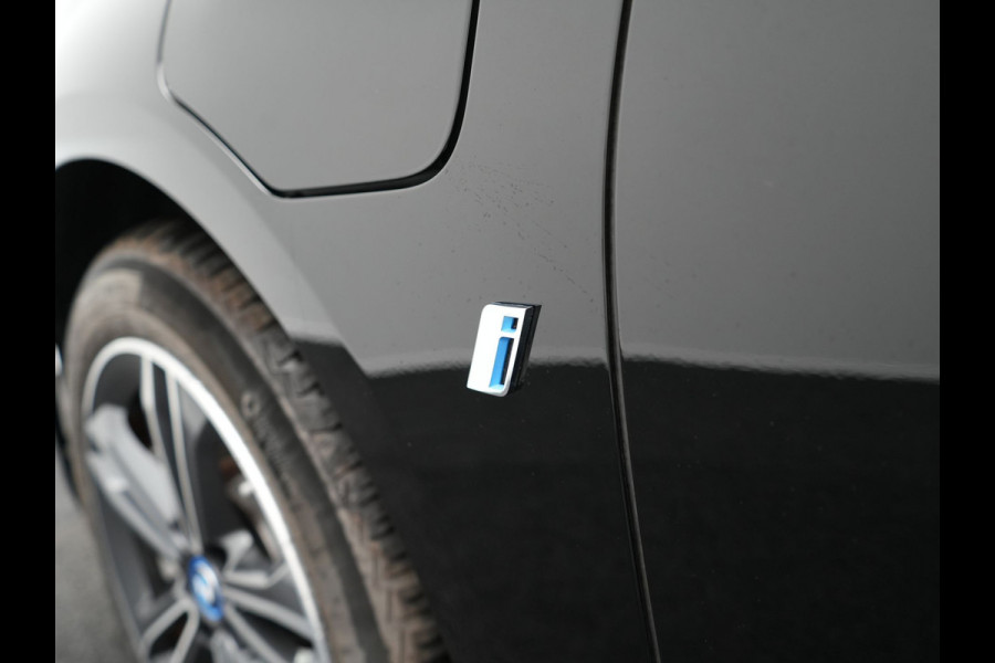 BMW 2 Serie Active Tourer 225xe Sportline iPerformance Plug In Hybrid 225pk Dealer O.H PHEV | Cruise Control | Navigatie | Keyless | Lederen Sportstoelen Verwarmd |