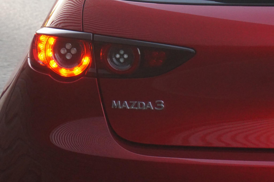 Mazda 3 2.0 e-SkyActiv-X M Hybrid 180PK/Head-Up met Bose/ /Dealeronderhouden