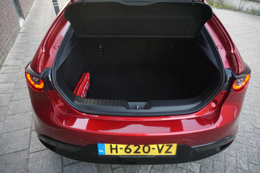 Mazda 3 2.0 e-SkyActiv-X M Hybrid 180PK/Head-Up met Bose/ /Dealeronderhouden