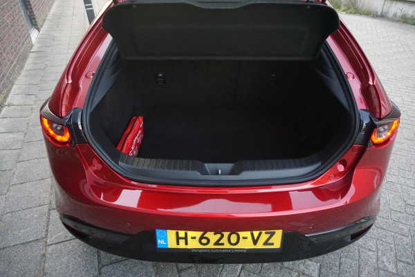 Mazda 3 2.0 e-SkyActiv-X M Hybrid 180PK/Head-Up met Bose/ /Dealeronderhouden