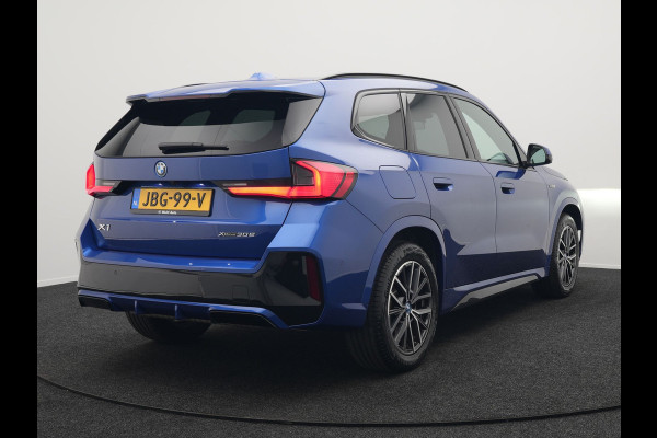 BMW X1 xDrive30e M Sport Plug In Hybrid 327pk Dealer O.H PHEV | Head Up | Adaptive Cruise | M Sportstuur | 360 Camera | Harman Kardon | Lederen Sportstoelen Massage & Memory | Apple Carplay | Navigatie| Virtual | DAB |