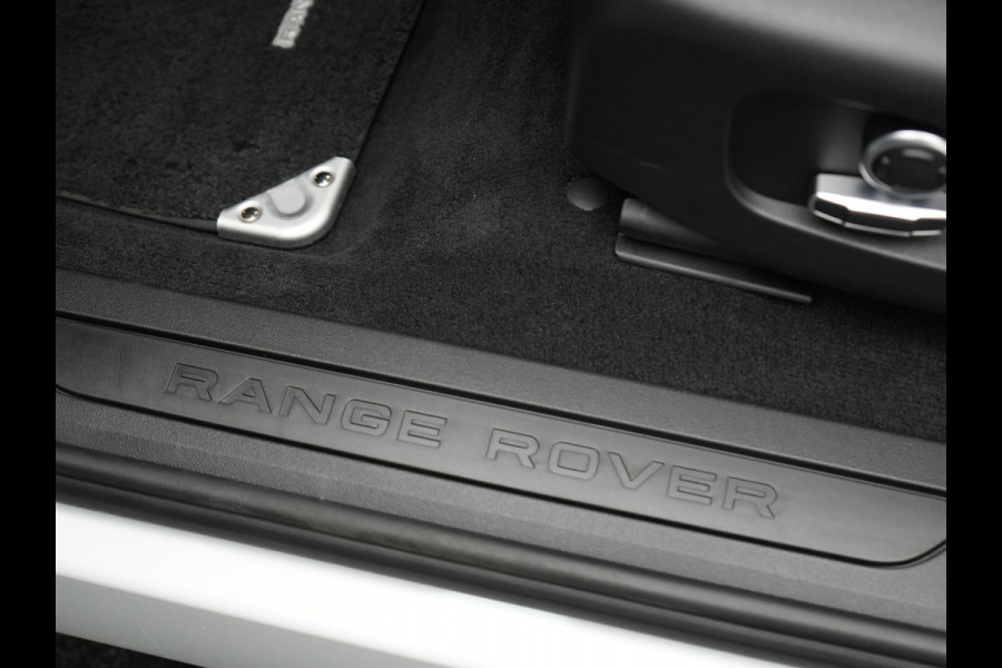 Land Rover Range Rover Evoque 1.5 P300e AWD Plug In Hybrid 309pk Dealer O.H PHEV | Panodak | Head Up | Adaptive Cruise | Camera | Lederen Sportstoelen Memory & Verwarmd | BLIS | Keyless | Navigatie | Virtual | DAB |