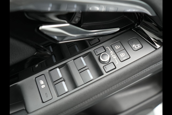 Land Rover Range Rover Evoque 1.5 P300e AWD Plug In Hybrid 309pk Dealer O.H PHEV | Panodak | Head Up | Adaptive Cruise | Camera | Lederen Sportstoelen Memory & Verwarmd | BLIS | Keyless | Navigatie | Virtual | DAB |