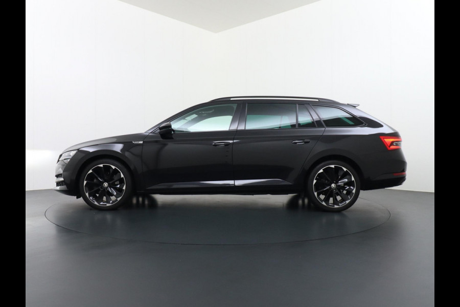 Škoda Superb Combi 1.4 TSI iV Sportline Business PHEV | PLUG-IN HYBRIDE | ADD CRUISE | STOEL/ STUURVERWARMING | ELEK. TREKHAAK | 360 CAMERA| ACHTERBANK VERWARMD| TREKHAAK | BOM VOL OPTIES | RIJKLAAR GELEVERD MET 12 MND BOVAG GARANTIE |