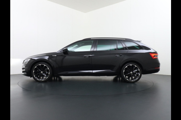 Škoda Superb Combi 1.4 TSI iV Sportline Business PHEV | PLUG-IN HYBRIDE | ADD CRUISE | STOEL/ STUURVERWARMING | ELEK. TREKHAAK | 360 CAMERA| ACHTERBANK VERWARMD| TREKHAAK | BOM VOL OPTIES | RIJKLAAR GELEVERD MET 12 MND BOVAG GARANTIE |