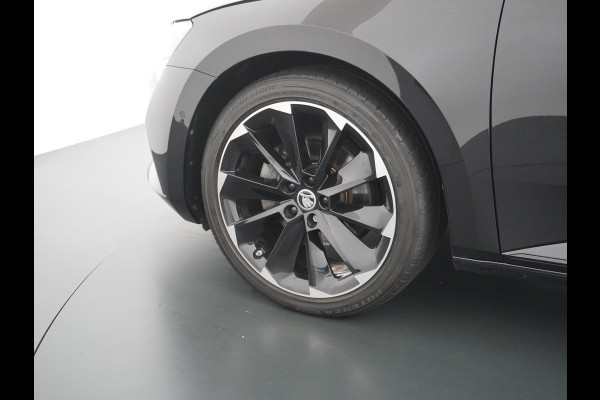 Škoda Superb Combi 1.4 TSI iV Sportline Business PHEV | PLUG-IN HYBRIDE | ADD CRUISE | STOEL/ STUURVERWARMING | ELEK. TREKHAAK | 360 CAMERA| ACHTERBANK VERWARMD| TREKHAAK | BOM VOL OPTIES | RIJKLAAR GELEVERD MET 12 MND BOVAG GARANTIE |