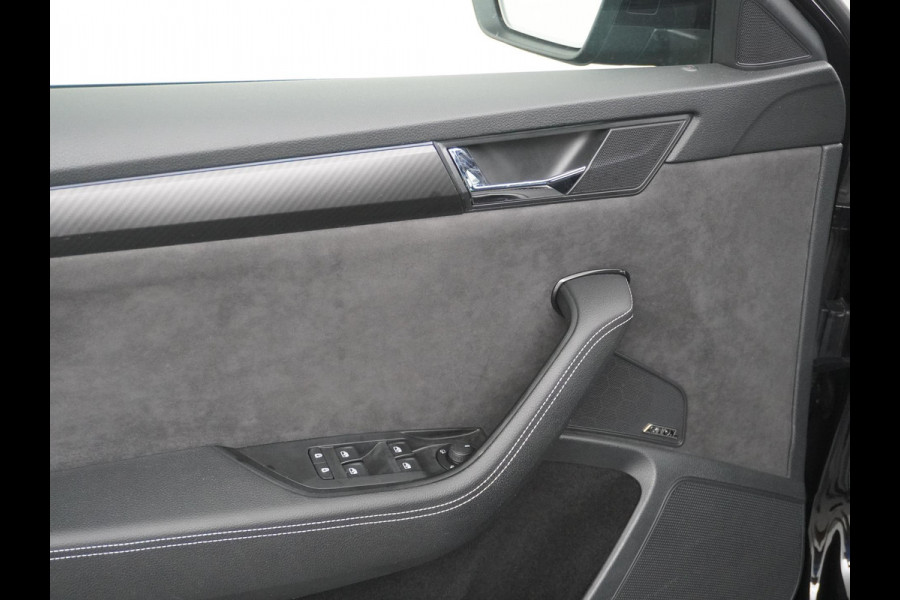 Škoda Superb Combi 1.4 TSI iV Sportline Business PHEV | PLUG-IN HYBRIDE | ADD CRUISE | STOEL/ STUURVERWARMING | ELEK. TREKHAAK | 360 CAMERA| ACHTERBANK VERWARMD| TREKHAAK | BOM VOL OPTIES | RIJKLAAR GELEVERD MET 12 MND BOVAG GARANTIE |