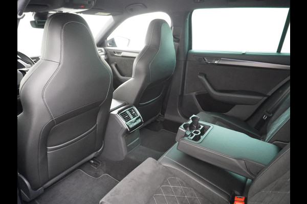 Škoda Superb Combi 1.4 TSI iV Sportline Business PHEV | PLUG-IN HYBRIDE | ADD CRUISE | STOEL/ STUURVERWARMING | ELEK. TREKHAAK | 360 CAMERA| ACHTERBANK VERWARMD| TREKHAAK | BOM VOL OPTIES | RIJKLAAR GELEVERD MET 12 MND BOVAG GARANTIE |