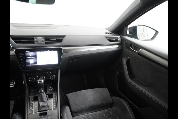 Škoda Superb Combi 1.4 TSI iV Sportline Business PHEV | PLUG-IN HYBRIDE | ADD CRUISE | STOEL/ STUURVERWARMING | ELEK. TREKHAAK | 360 CAMERA| ACHTERBANK VERWARMD| TREKHAAK | BOM VOL OPTIES | RIJKLAAR GELEVERD MET 12 MND BOVAG GARANTIE |