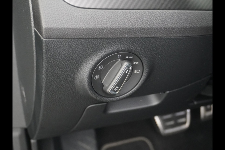 Škoda Superb Combi 1.4 TSI iV Sportline Business PHEV | PLUG-IN HYBRIDE | ADD CRUISE | STOEL/ STUURVERWARMING | ELEK. TREKHAAK | 360 CAMERA| ACHTERBANK VERWARMD| TREKHAAK | BOM VOL OPTIES | RIJKLAAR GELEVERD MET 12 MND BOVAG GARANTIE |