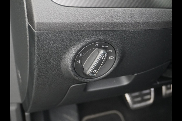 Škoda Superb Combi 1.4 TSI iV Sportline Business PHEV | PLUG-IN HYBRIDE | ADD CRUISE | STOEL/ STUURVERWARMING | ELEK. TREKHAAK | 360 CAMERA| ACHTERBANK VERWARMD| TREKHAAK | BOM VOL OPTIES | RIJKLAAR GELEVERD MET 12 MND BOVAG GARANTIE |