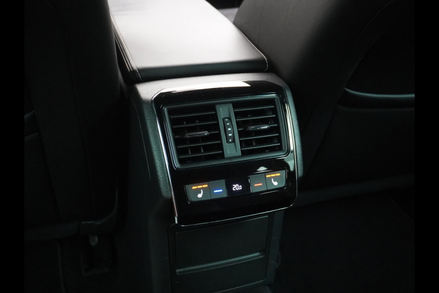 Škoda Superb Combi 1.4 TSI iV Sportline Business PHEV | PLUG-IN HYBRIDE | ADD CRUISE | STOEL/ STUURVERWARMING | ELEK. TREKHAAK | 360 CAMERA| ACHTERBANK VERWARMD| TREKHAAK | BOM VOL OPTIES | RIJKLAAR GELEVERD MET 12 MND BOVAG GARANTIE |