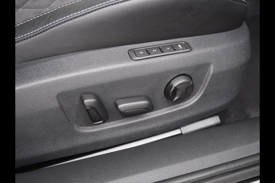 Škoda Superb Combi 1.4 TSI iV Sportline Business PHEV | PLUG-IN HYBRIDE | ADD CRUISE | STOEL/ STUURVERWARMING | ELEK. TREKHAAK | 360 CAMERA| ACHTERBANK VERWARMD| TREKHAAK | BOM VOL OPTIES | RIJKLAAR GELEVERD MET 12 MND BOVAG GARANTIE |
