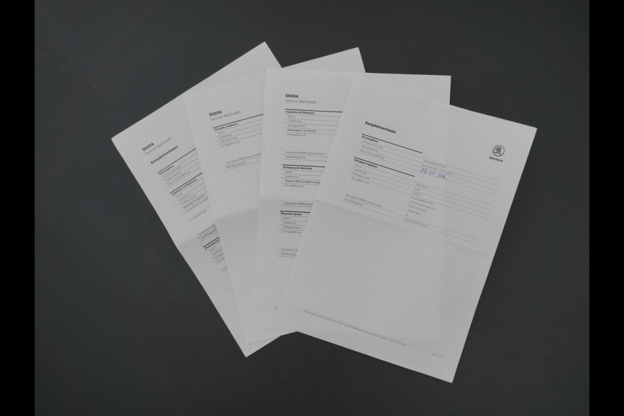 Škoda Superb Combi 1.4 TSI iV Sportline Business PHEV | PLUG-IN HYBRIDE | ADD CRUISE | STOEL/ STUURVERWARMING | ELEK. TREKHAAK | 360 CAMERA| ACHTERBANK VERWARMD| TREKHAAK | BOM VOL OPTIES | RIJKLAAR GELEVERD MET 12 MND BOVAG GARANTIE |