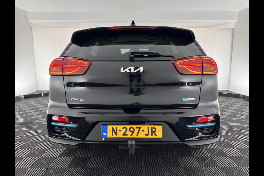 Kia e-Niro DynamicPlusLine 64 kWh { SOH-100% } (INCL-BTW) Aut.*PANO | LEATHER-FABRIC | FULL-LED | NAVI-FULLMAP | DAB+ | ADAPT.CRUISE | CAMERA | HEATED-COMFORTSEATS | KEYLESS | DIGI-COCKPIT | SHIFT-PADDLES | CARPLAY | LANE-ASSIST | 17"ALU*