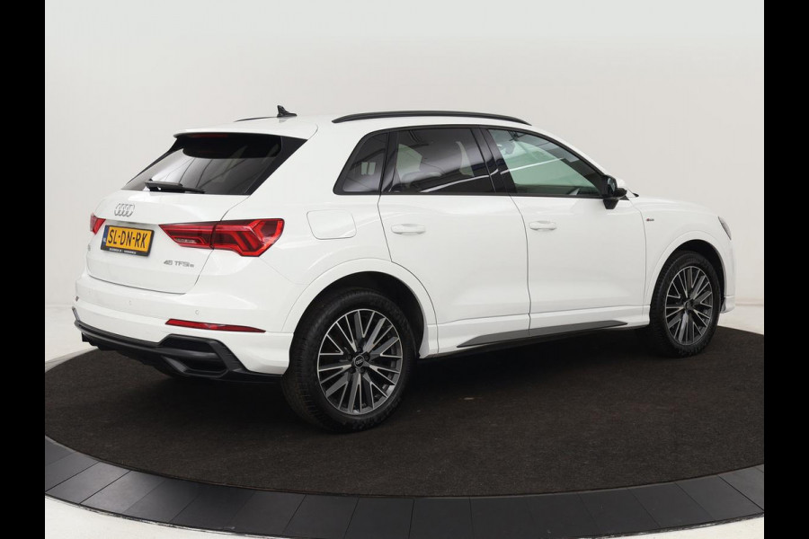 Audi Q3 45 TFSI e S edition | Stoelverwarming | Adaptive cruise | Carplay | 19'' | Virtual Cockpit | Sportstoelen | Half leder | Full LED | Parkeerhulp | PHEV | Plug In