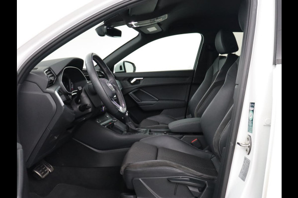 Audi Q3 45 TFSI e S edition | Stoelverwarming | Adaptive cruise | Carplay | 19'' | Virtual Cockpit | Sportstoelen | Half leder | Full LED | Parkeerhulp | PHEV | Plug In