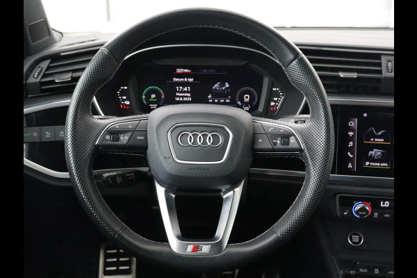Audi Q3 45 TFSI e S edition | Stoelverwarming | Adaptive cruise | Carplay | 19'' | Virtual Cockpit | Sportstoelen | Half leder | Full LED | Parkeerhulp | PHEV | Plug In