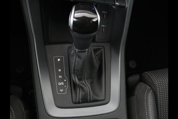 Audi Q3 45 TFSI e S edition | Stoelverwarming | Adaptive cruise | Carplay | 19'' | Virtual Cockpit | Sportstoelen | Half leder | Full LED | Parkeerhulp | PHEV | Plug In