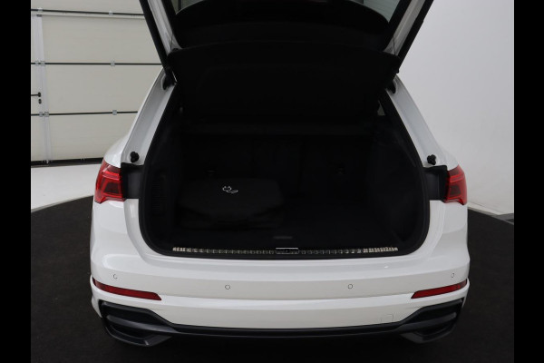 Audi Q3 45 TFSI e S edition | Stoelverwarming | Adaptive cruise | Carplay | 19'' | Virtual Cockpit | Sportstoelen | Half leder | Full LED | Parkeerhulp | PHEV | Plug In