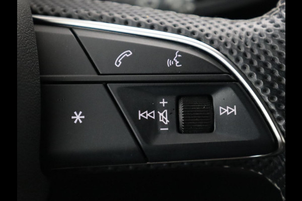 Audi Q3 45 TFSI e S edition | Stoelverwarming | Adaptive cruise | Carplay | 19'' | Virtual Cockpit | Sportstoelen | Half leder | Full LED | Parkeerhulp | PHEV | Plug In