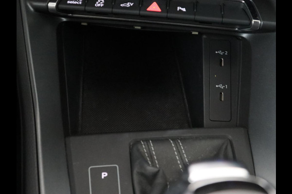 Audi Q3 45 TFSI e S edition | Stoelverwarming | Adaptive cruise | Carplay | 19'' | Virtual Cockpit | Sportstoelen | Half leder | Full LED | Parkeerhulp | PHEV | Plug In