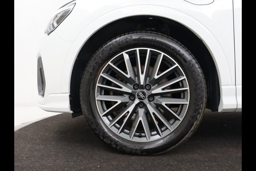 Audi Q3 45 TFSI e S edition | Stoelverwarming | Adaptive cruise | Carplay | 19'' | Virtual Cockpit | Sportstoelen | Half leder | Full LED | Parkeerhulp | PHEV | Plug In