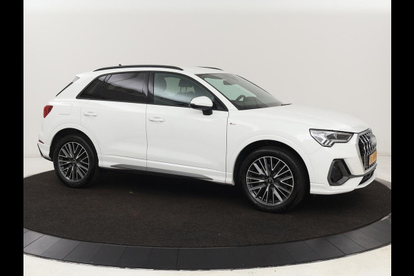 Audi Q3 45 TFSI e S edition | Stoelverwarming | Adaptive cruise | Carplay | 19'' | Virtual Cockpit | Sportstoelen | Half leder | Full LED | Parkeerhulp | PHEV | Plug In