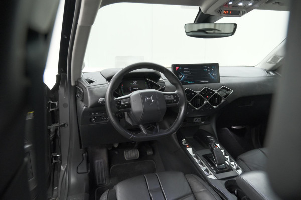 DS DS 3 Crossback 50 kwh e-Tense So Chic | Camera | Dodehoekdetectie | Head-Up Display | Apple Carplay | Stoelverwarming DS DS 3 Crossback 50 kwh e-Tense So Chic | Camera | Dodehoekdetectie | Head-Up Display | Apple Carplay | Stoelverwarming